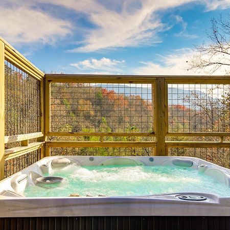 Gatlinburg Cabin With Game Room, Hot Tub And Mtn Views Luaran gambar