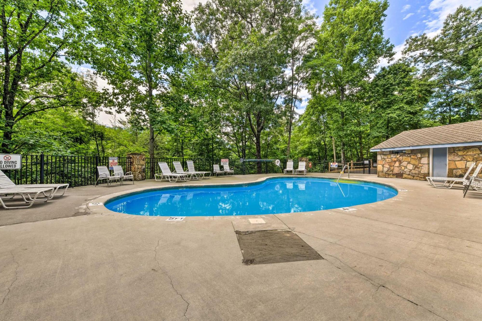 Gatlinburg Cabin With Game Room, Hot Tub And Mtn Views Luaran gambar