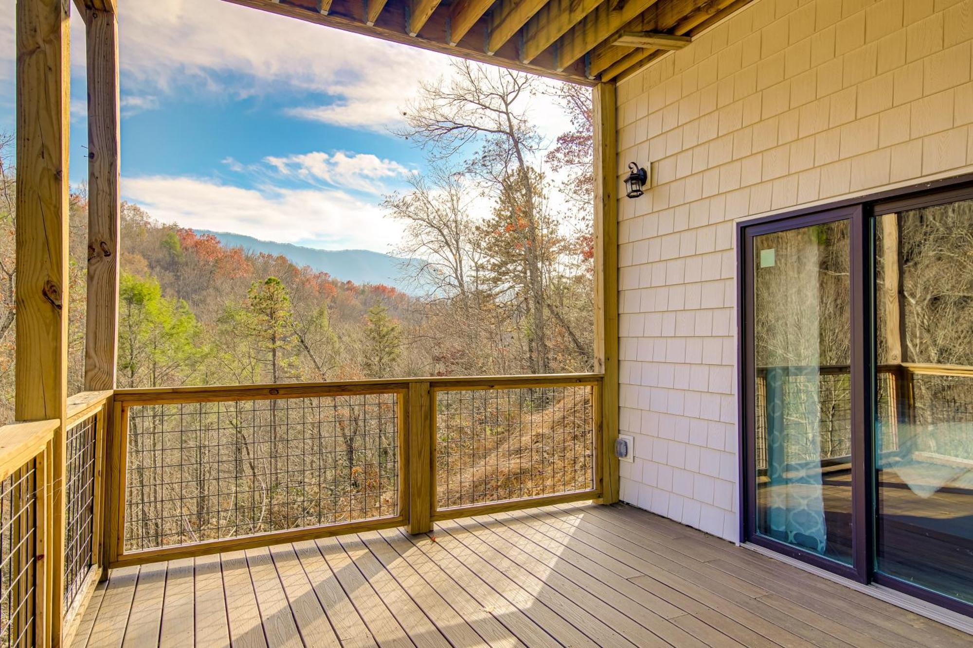 Gatlinburg Cabin With Game Room, Hot Tub And Mtn Views Luaran gambar
