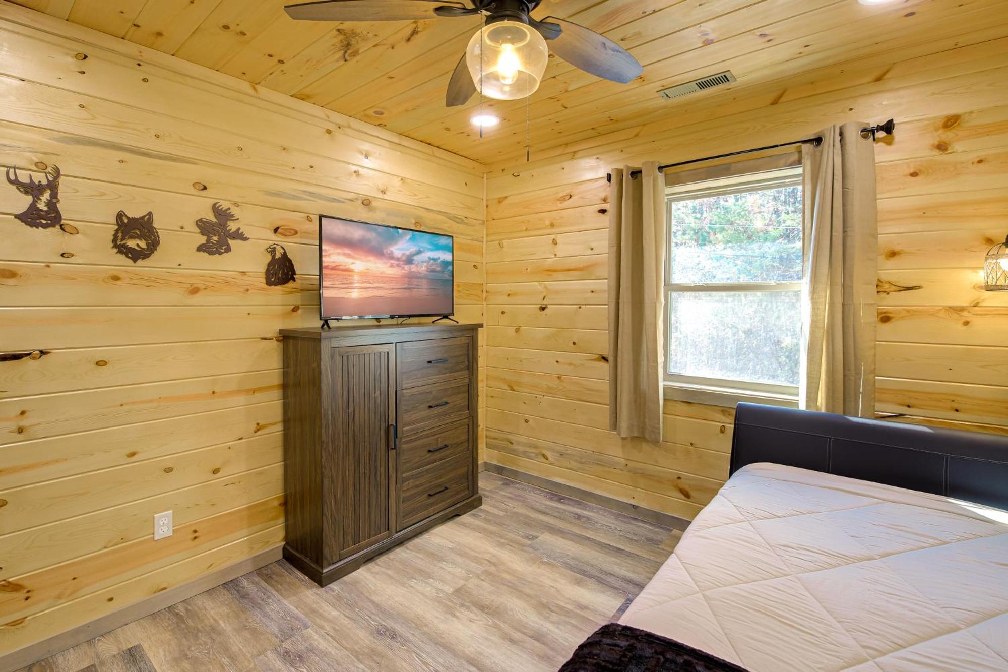 Gatlinburg Cabin With Game Room, Hot Tub And Mtn Views Luaran gambar