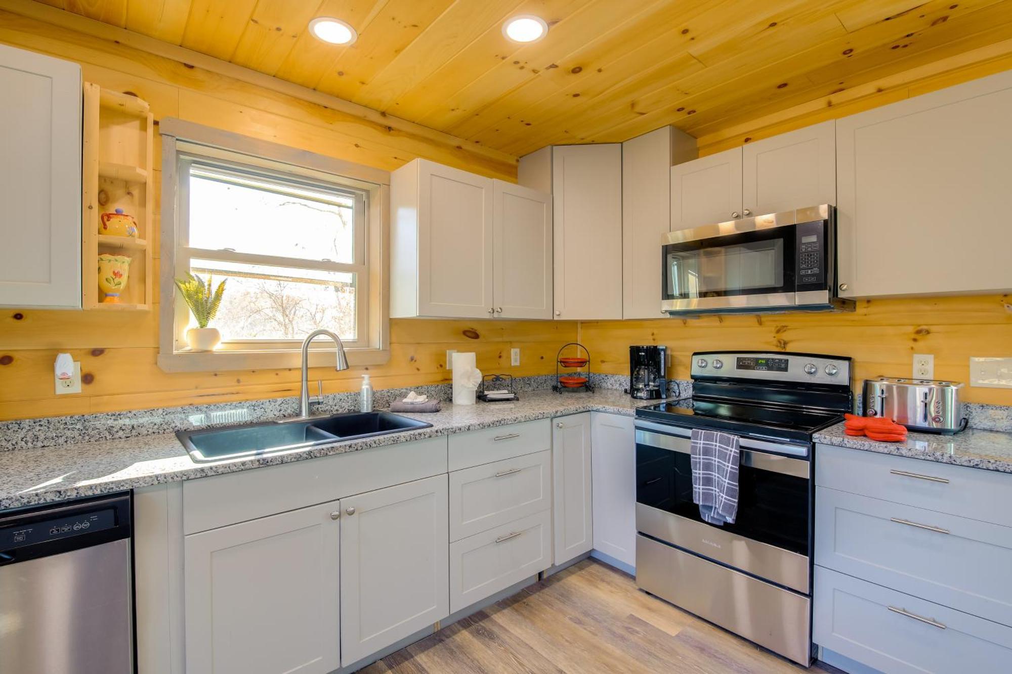 Gatlinburg Cabin With Game Room, Hot Tub And Mtn Views Luaran gambar