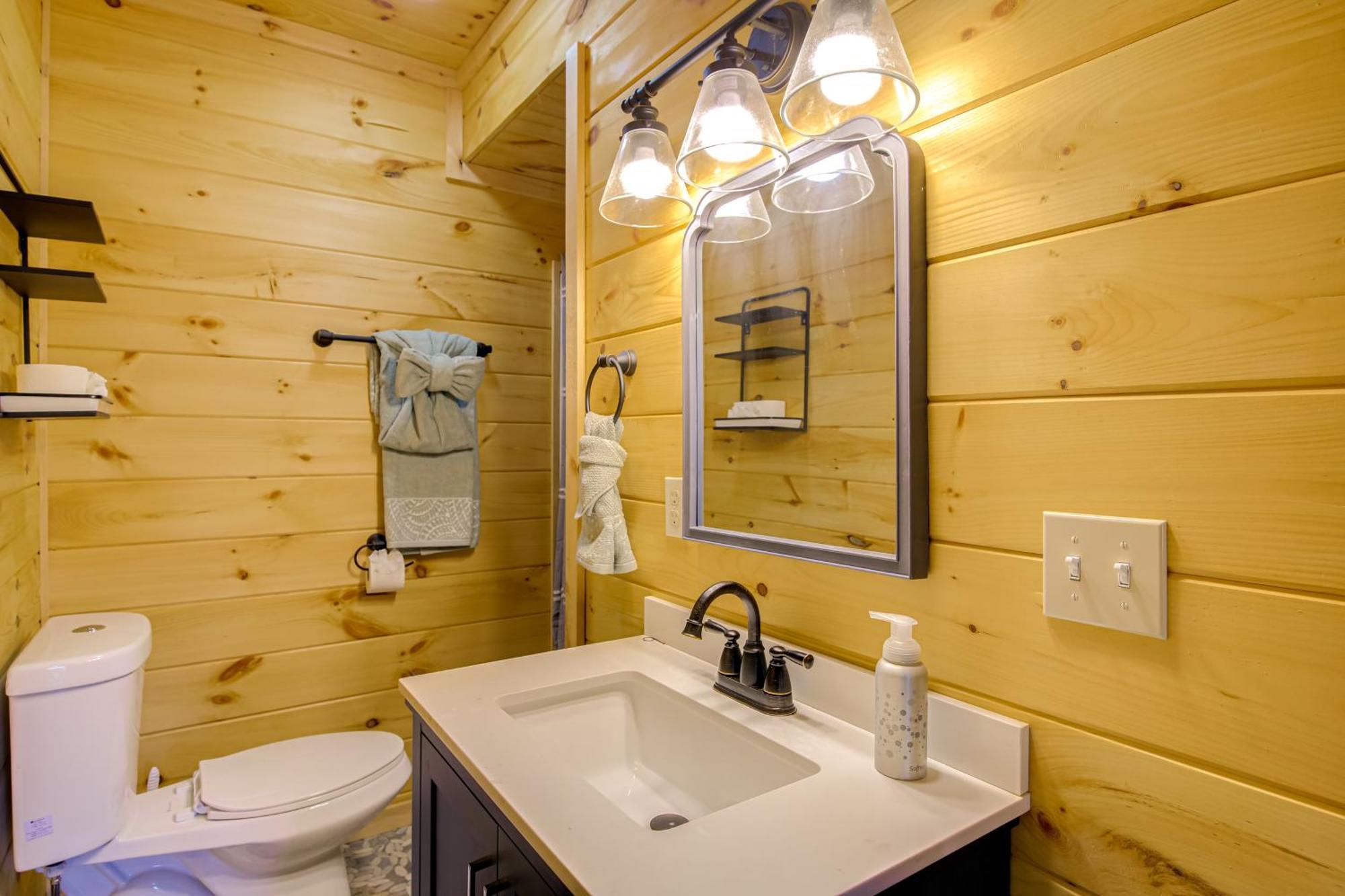 Gatlinburg Cabin With Game Room, Hot Tub And Mtn Views Luaran gambar