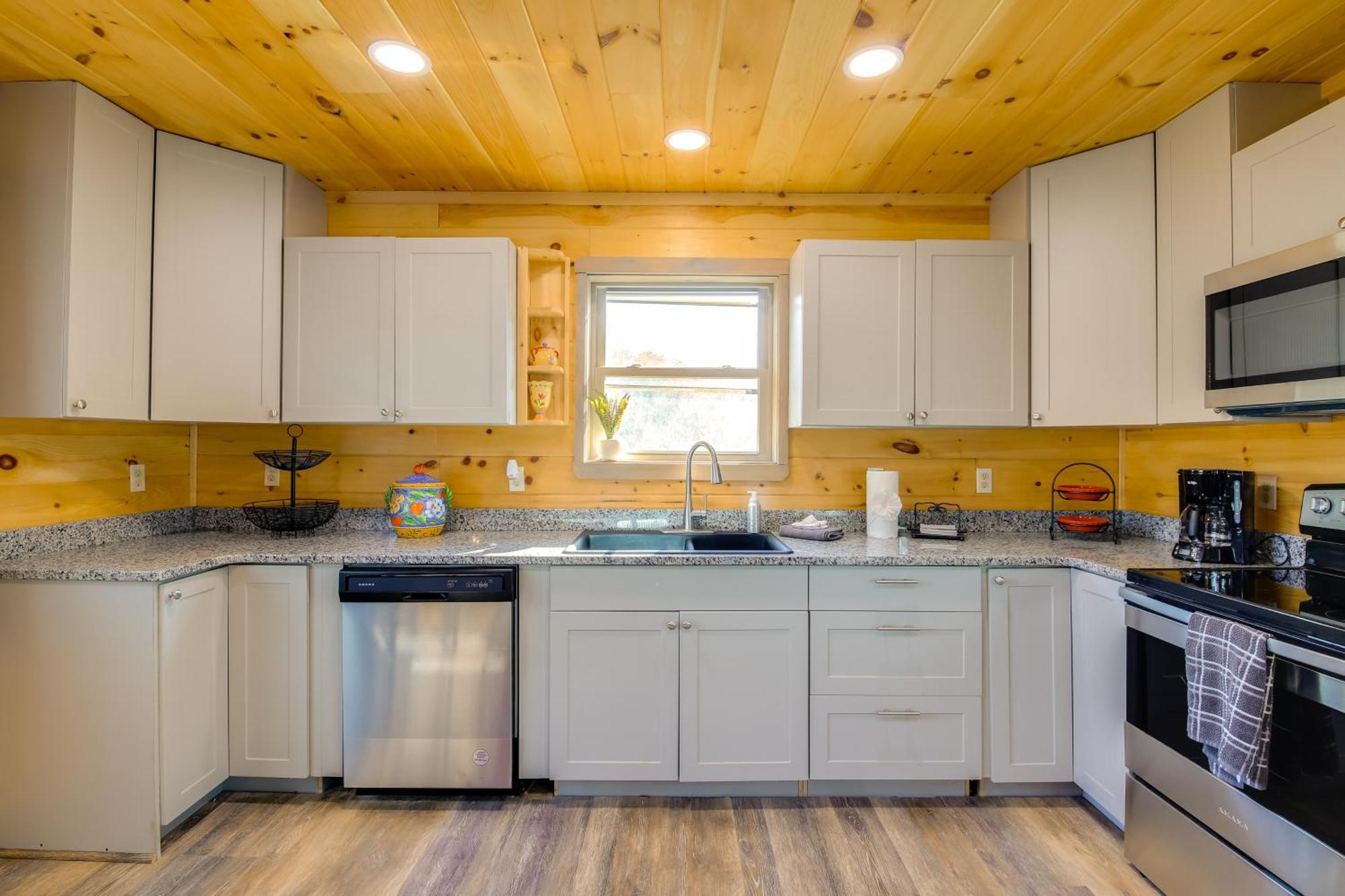 Gatlinburg Cabin With Game Room, Hot Tub And Mtn Views Luaran gambar