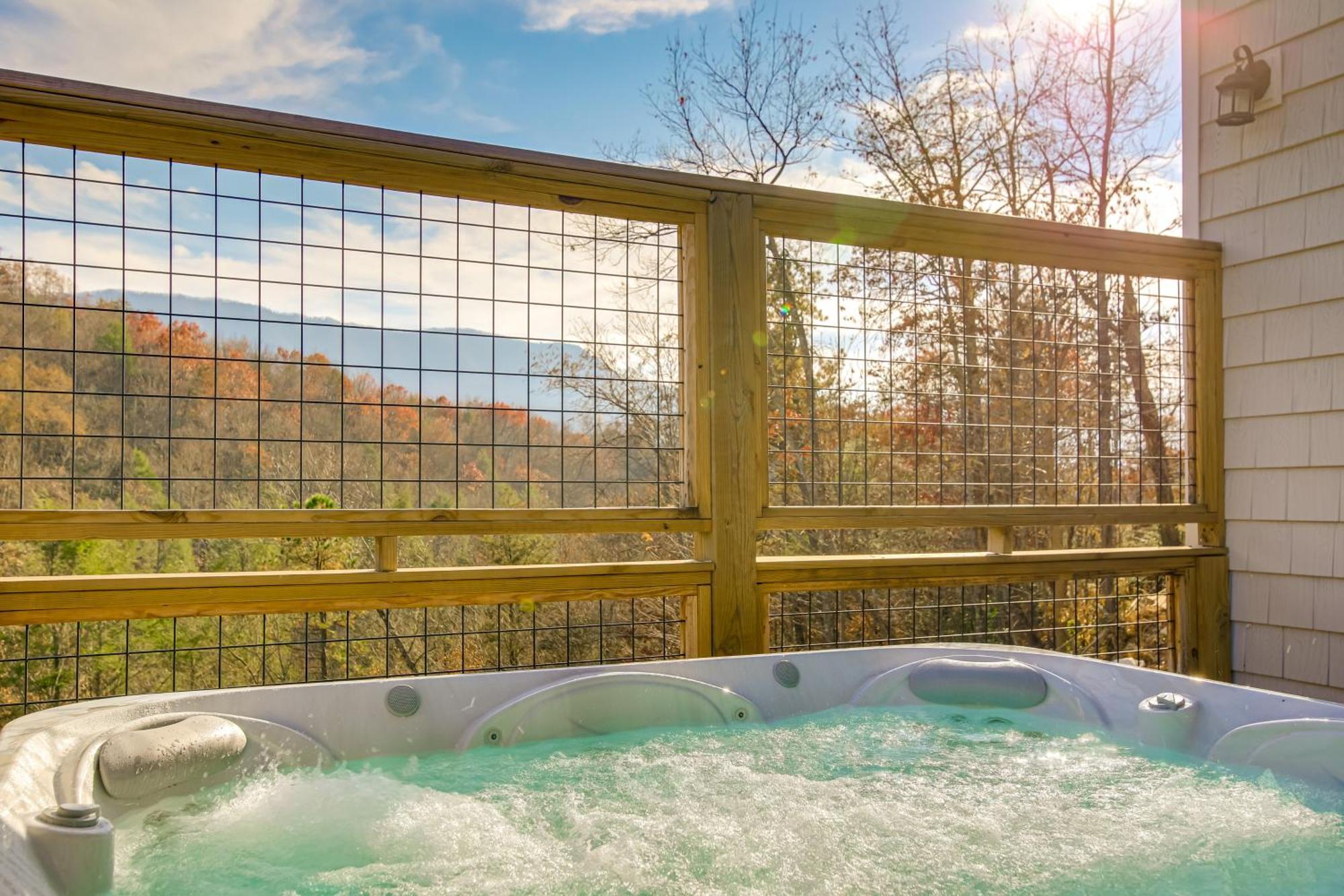 Gatlinburg Cabin With Game Room, Hot Tub And Mtn Views Luaran gambar